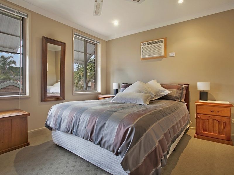 8 Palm Court, Warners Bay NSW 2282