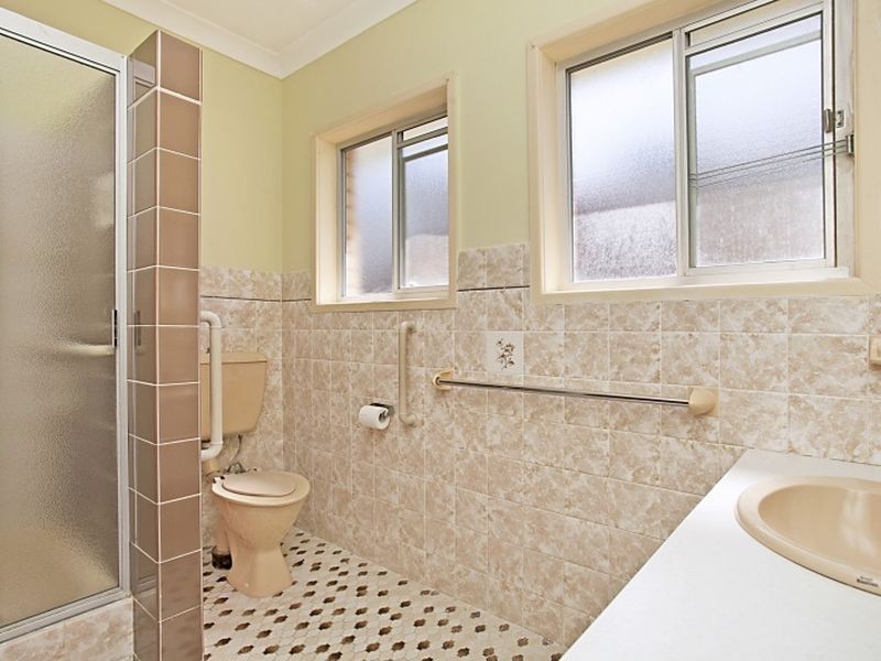 9 Mary Avenue, Belmont NSW 2280