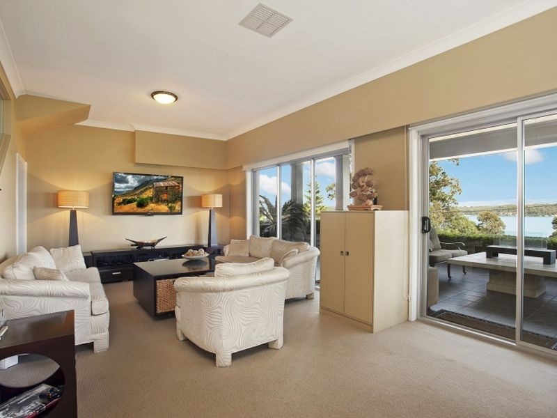38 Pannamena Crescent, Eleebana NSW 2282