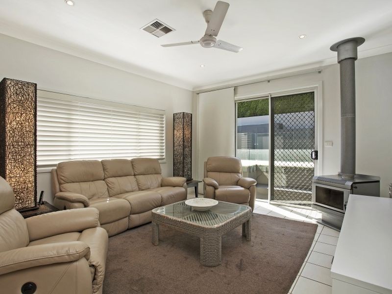 38 Pannamena Crescent, Eleebana NSW 2282