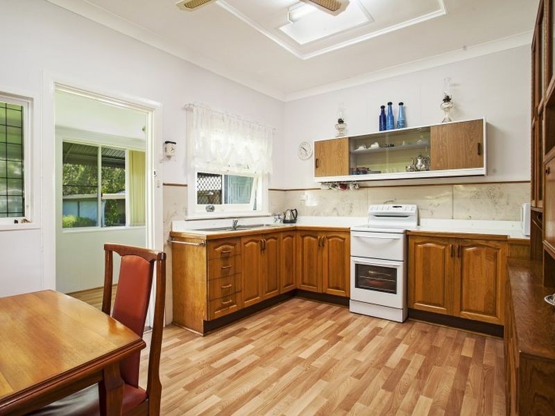 9 Hitchcock Avenue, Belmont NSW 2280