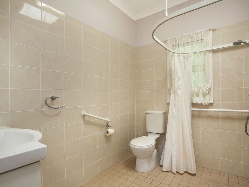 9 Hitchcock Avenue, Belmont NSW 2280