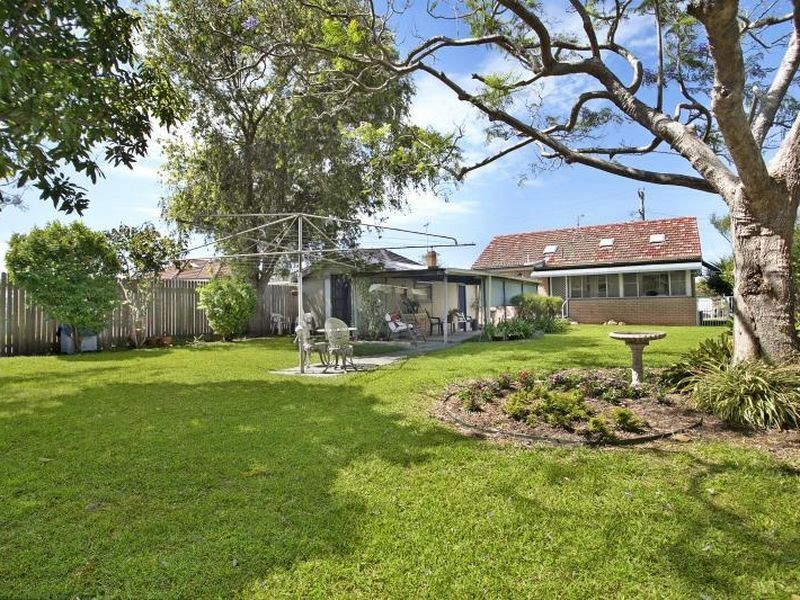 9 Hitchcock Avenue, Belmont NSW 2280