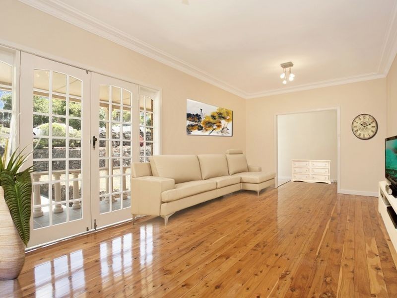 10 Pannamena Crescent, Eleebana NSW 2282