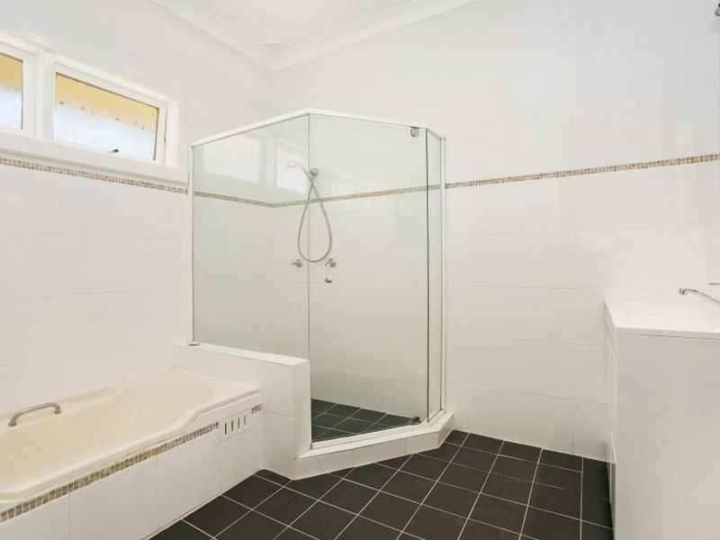 10 Pannamena Crescent, Eleebana NSW 2282