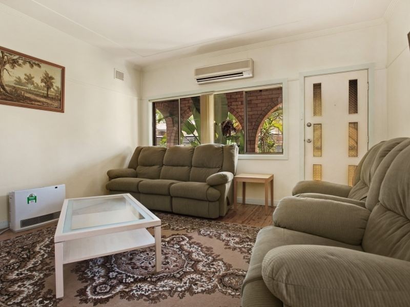 67 Yorston Street, Warners Bay NSW 2282