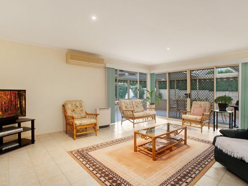 26 Seafarer Close, Belmont NSW 2280