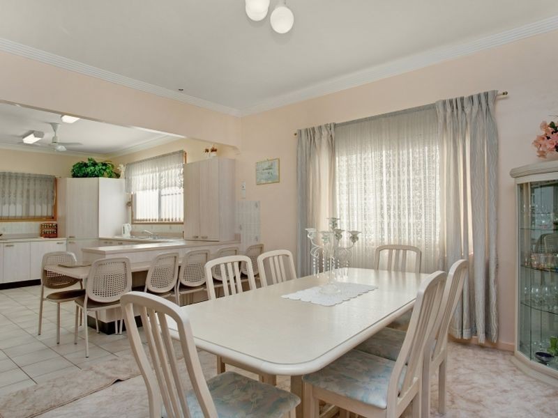 31 Henry Street, Belmont NSW 2280