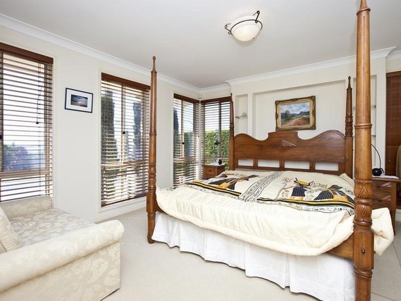 12 Seacliff Place, Caves Beach NSW 2281