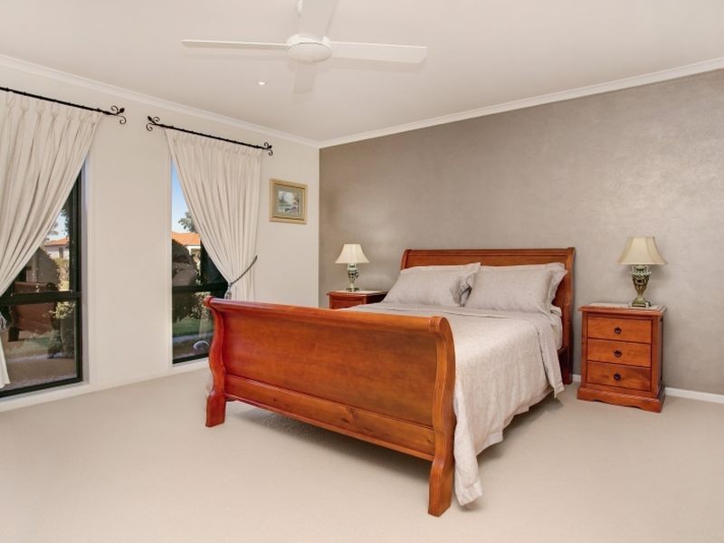 9 Topgallant Way, Belmont NSW 2280
