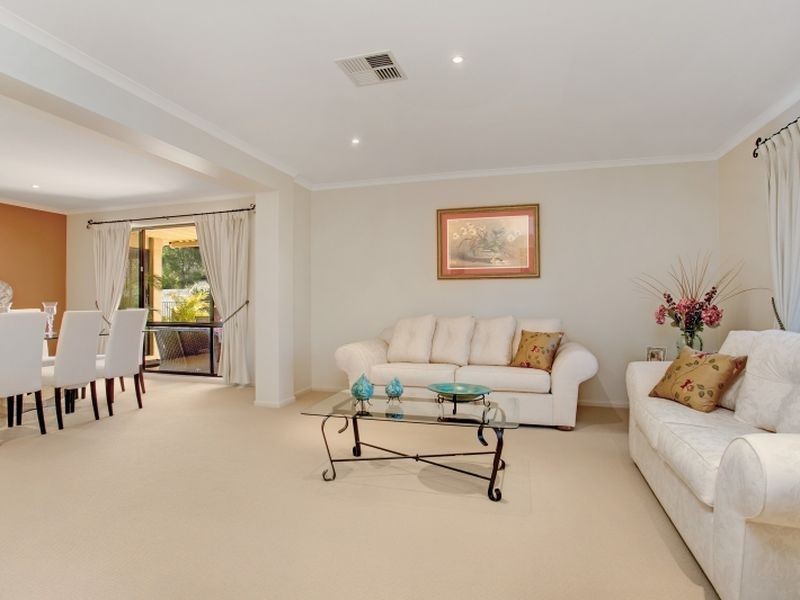 9 Topgallant Way, Belmont NSW 2280