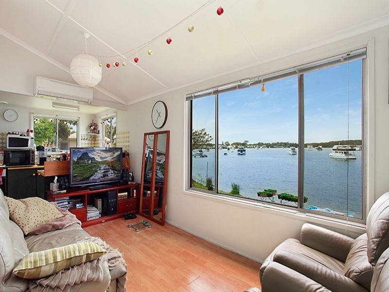 154 Marks Point Road, Marks Point NSW 2280