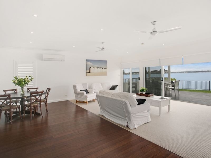 11 New Street, Belmont South NSW 2280