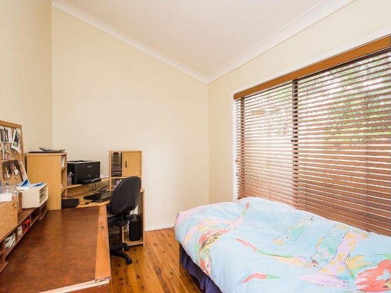 70 Croft Road, Eleebana NSW 2282