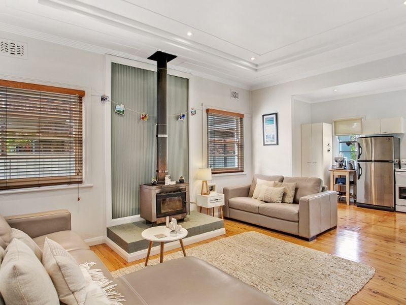 27 Lees Street, Charlestown NSW 2290