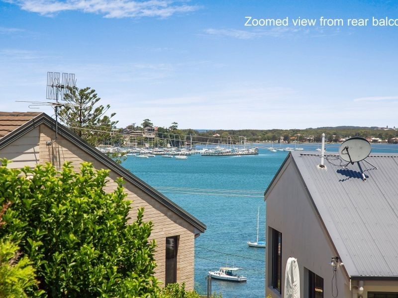 2/16 Crown Street, Belmont NSW 2280