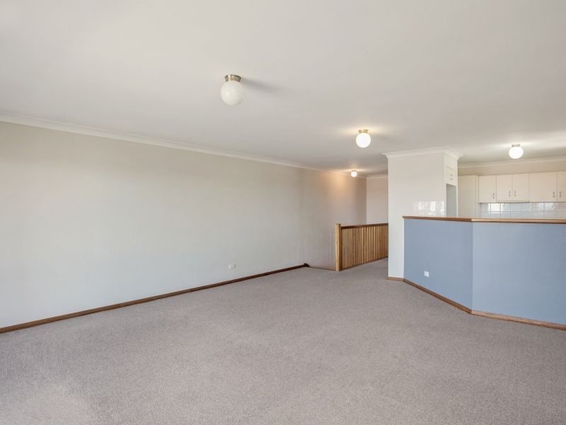 2/16 Crown Street, Belmont NSW 2280