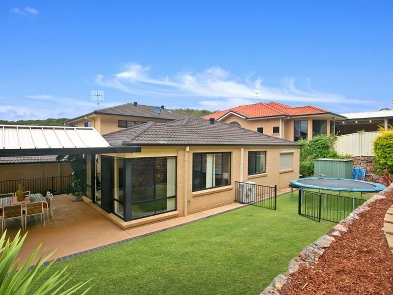 11 Whipbird Way, Belmont NSW 2280