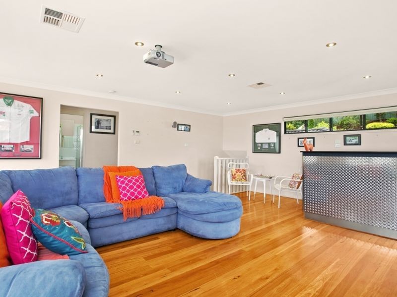 11 Whipbird Way, Belmont NSW 2280