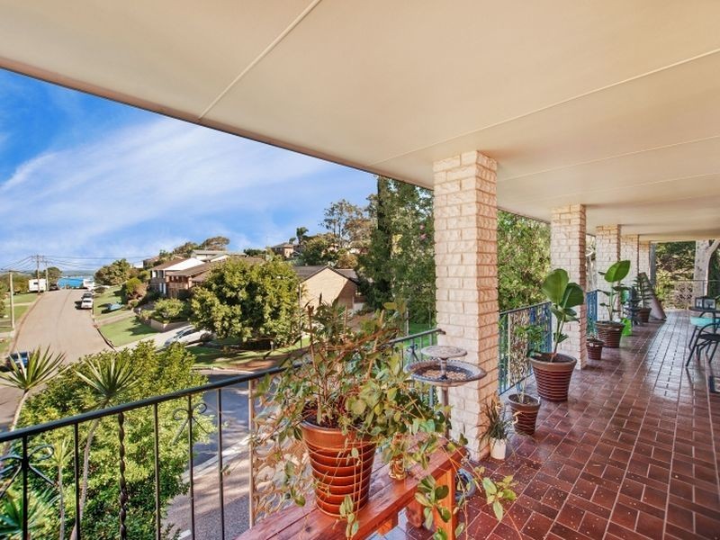 1 Haig Street, Belmont NSW 2280