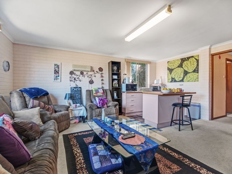 1 Haig Street, Belmont NSW 2280