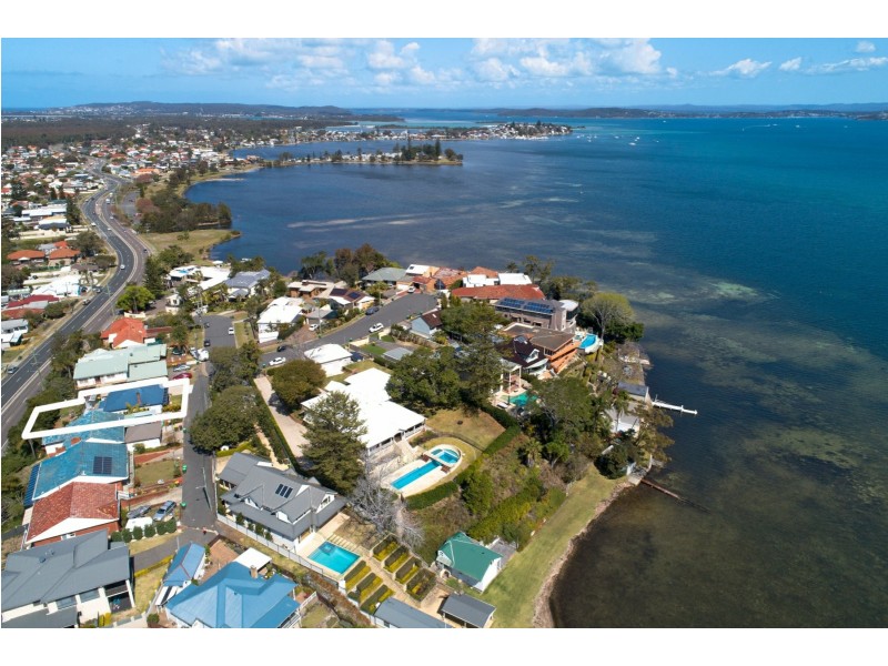 9 Bellevue Road, Belmont NSW 2280