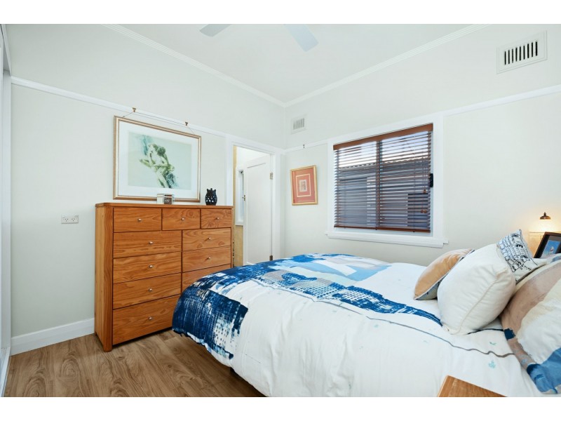 9 Bellevue Road, Belmont NSW 2280