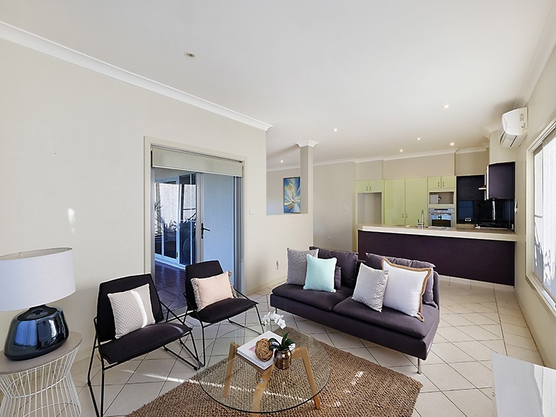 25 Pebble Beach Court, Belmont NSW 2280