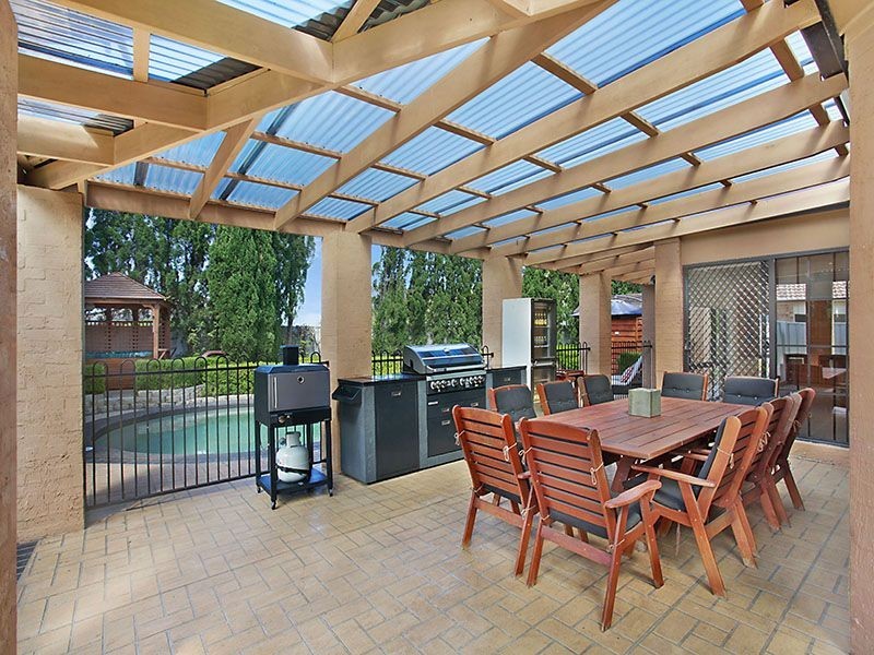 2 Whipbird Way, Belmont NSW 2280