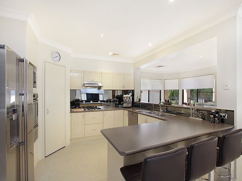 2 Whipbird Way, Belmont NSW 2280