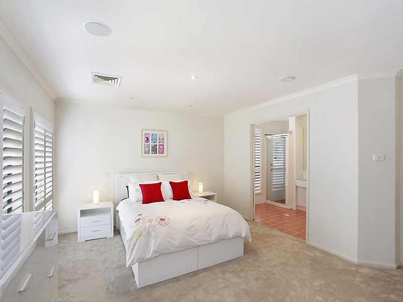 2 Whipbird Way, Belmont NSW 2280