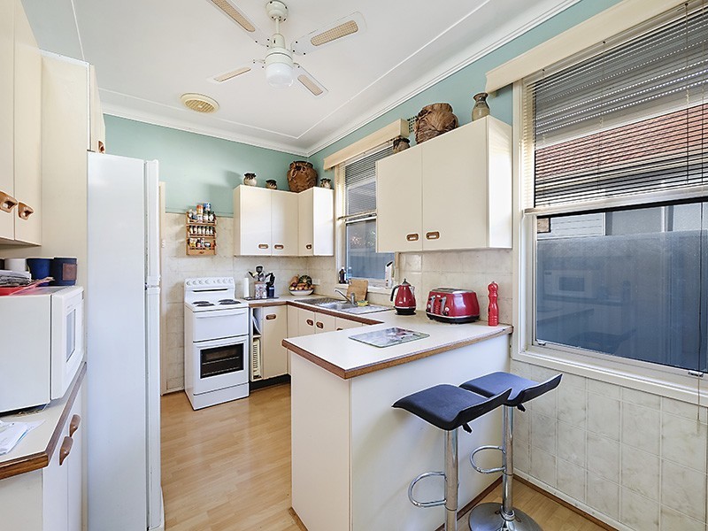 8 Findon Street, Marks Point NSW 2280