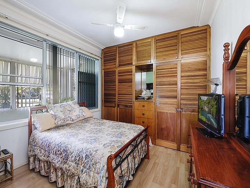 8 Findon Street, Marks Point NSW 2280