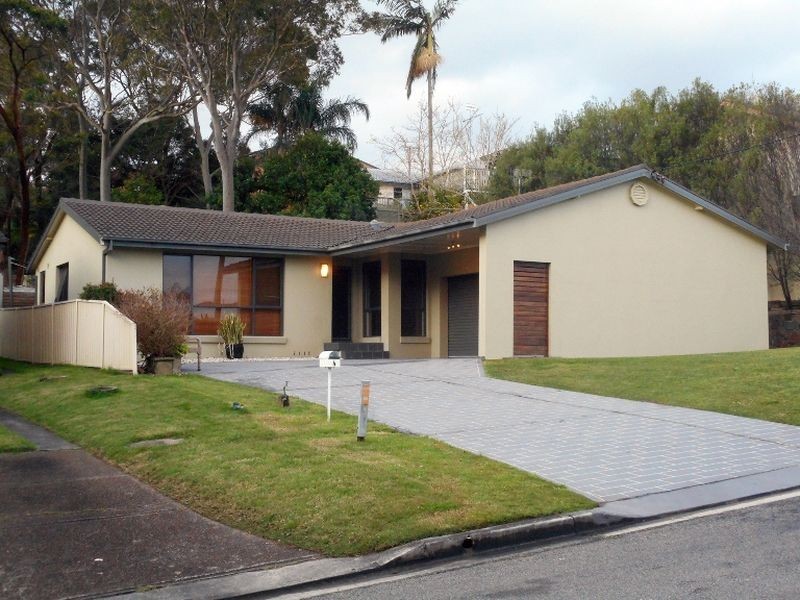 4 Pendeen Close, Belmont North NSW 2280