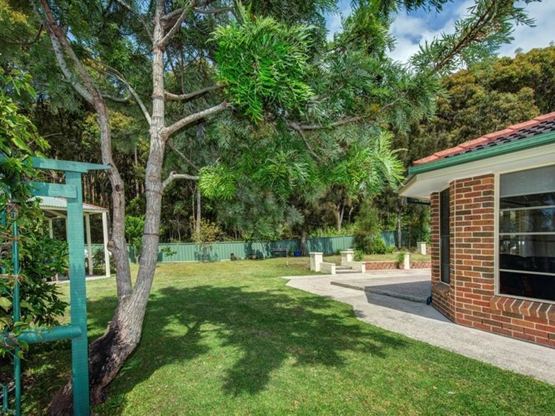 3 Sea Eagle Crescent, Caves Beach NSW 2281