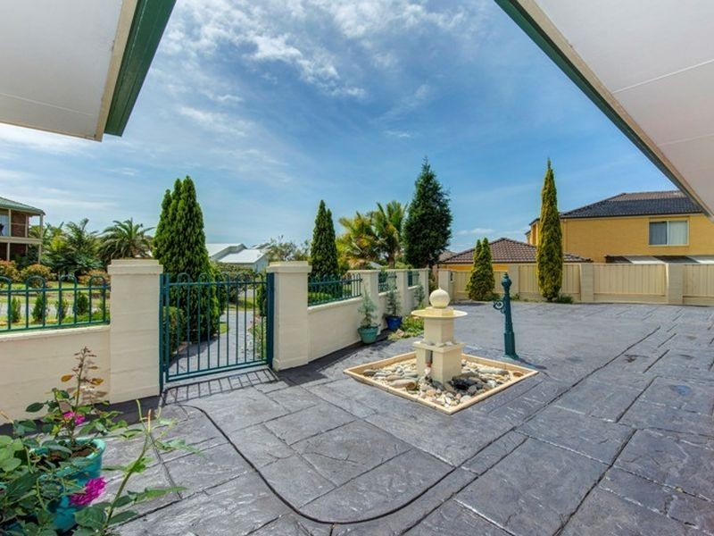 3 Sea Eagle Crescent, Caves Beach NSW 2281