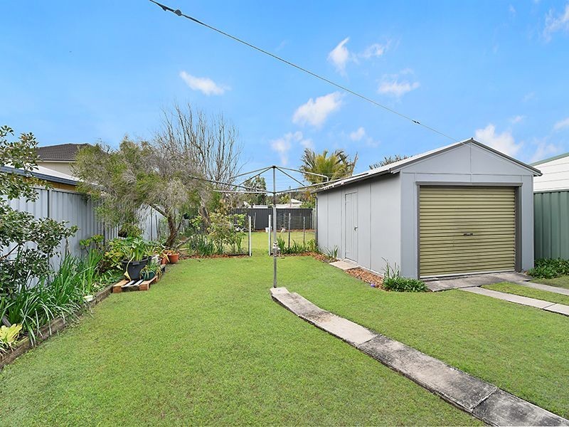 18 Ellen Street, Belmont South NSW 2280