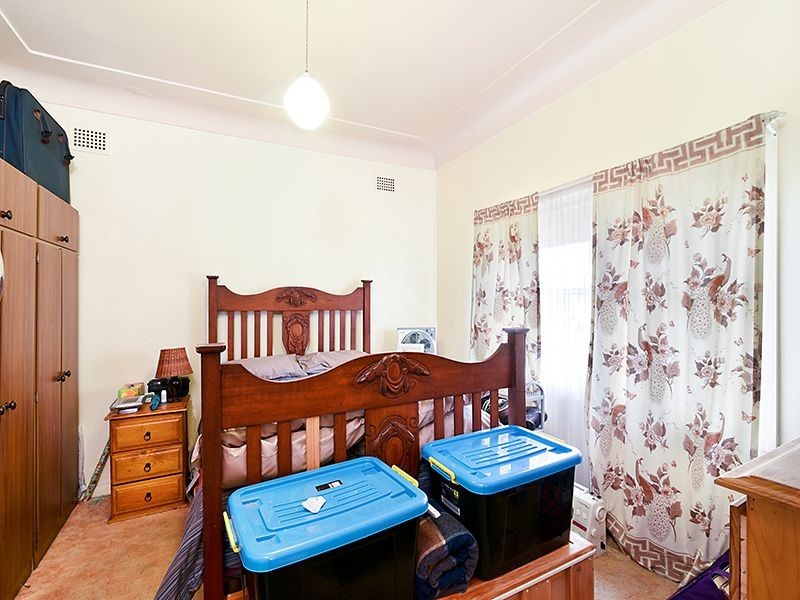 18 Ellen Street, Belmont South NSW 2280