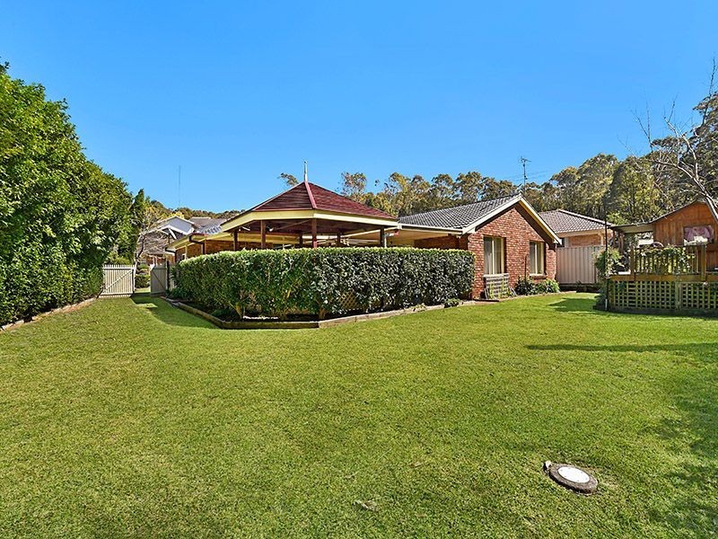 4 Genoa Close, Belmont NSW 2280