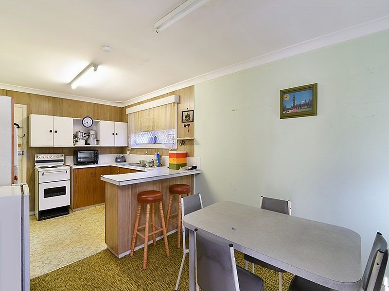 4 Thompson Street, Belmont South NSW 2280