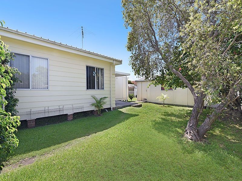 1 Merleview Street, Belmont NSW 2280