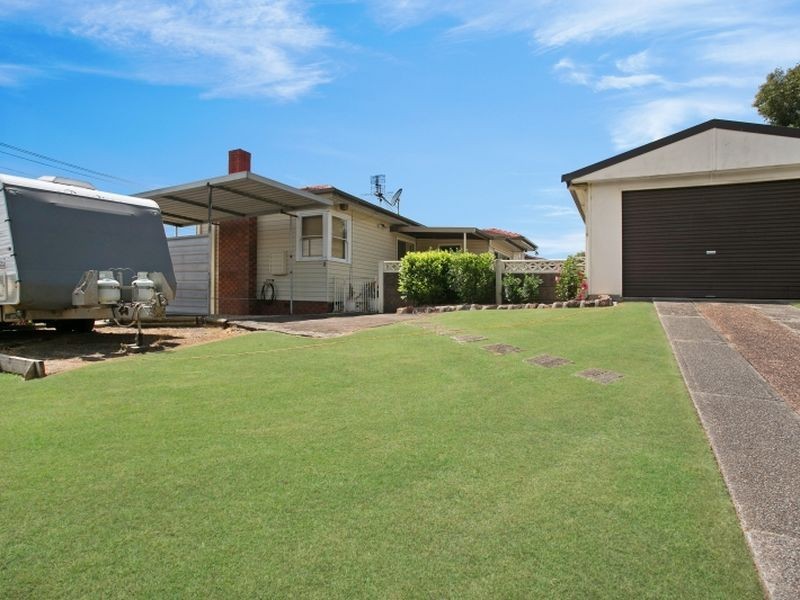 2 Tomaga Parade, Mount Hutton NSW 2290