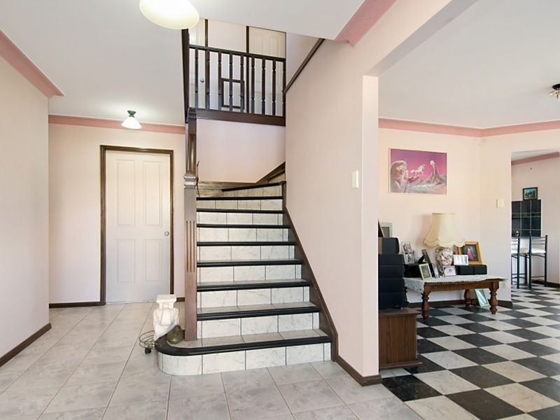 2 Spoon Rocks Road, Caves Beach NSW 2281