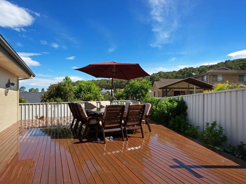 12 Whipbird Way, Belmont NSW 2280