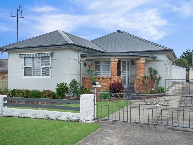 9 Henry Street, Belmont NSW 2280