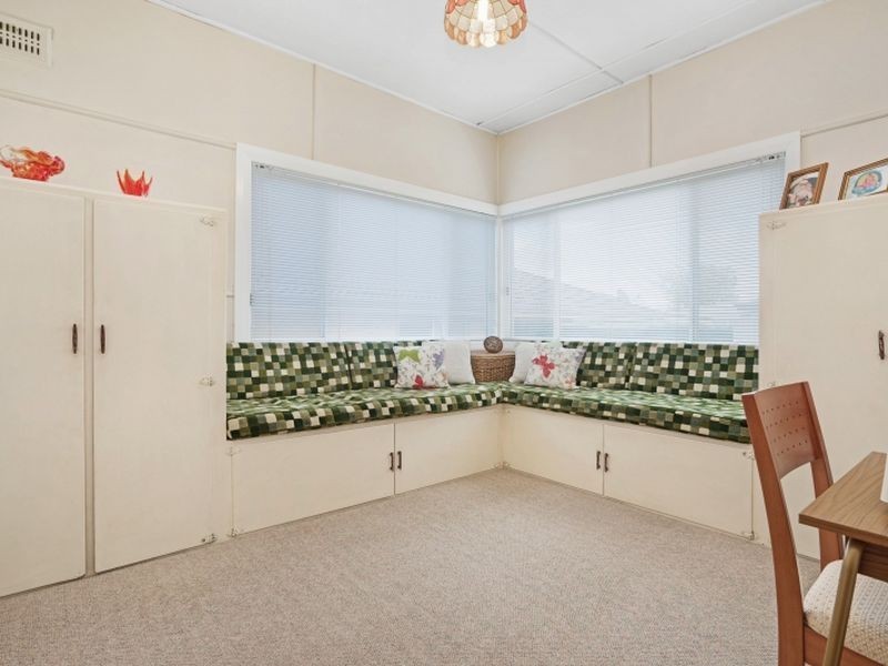 9 Henry Street, Belmont NSW 2280
