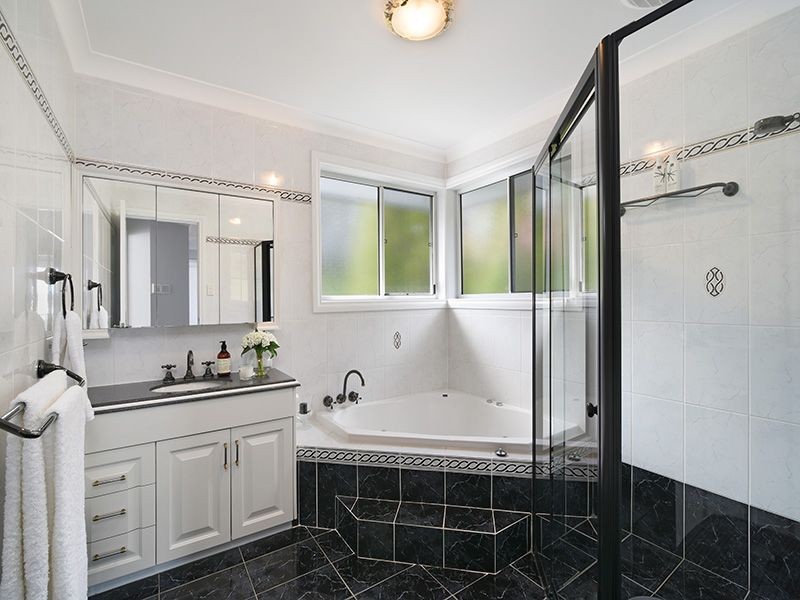 2 Majella Close, Eleebana NSW 2282