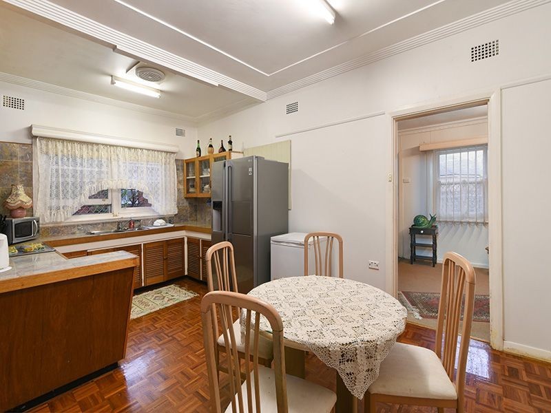 47 Docker Street, Marks Point NSW 2280