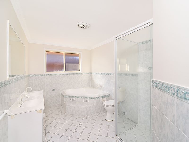 13 Dulungra Avenue, Belmont North NSW 2280