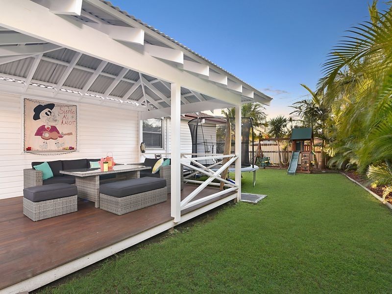2 Civic Avenue, Caves Beach NSW 2281